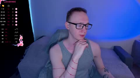 Snapshot of alex_silent chatting on October 24, 9:17 am alex_silent online show from October 24, 9:17 am