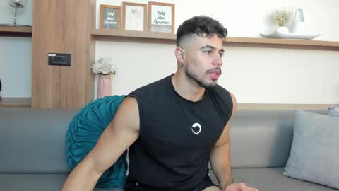 Snapshot of alex_wolf05 chatting on February 16, 5:20 pm alex_wolf05 online show from February 16, 5:20 pm