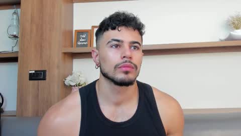 Snapshot of alex_wolf05 chatting on February 19, 5:20 pm alex_wolf05 online show from February 19, 5:20 pm