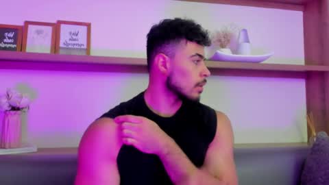 Snapshot of alex_wolf05 chatting on February 28, 6:09 pm alex_wolf05 online show from February 28, 6:09 pm