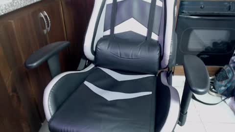 alex_xhunter online show from April 2, 7:33 pm