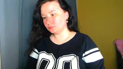 Snapshot of alexa__lexie chatting on May 2, 11:37 am Alexa online show from May 2, 11:37 am