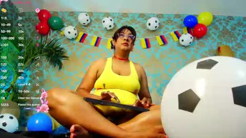 Snapshot of alexa_cruz__ chatting on June 27, 12:22 pm Alexa online show from June 27, 12:22 pm