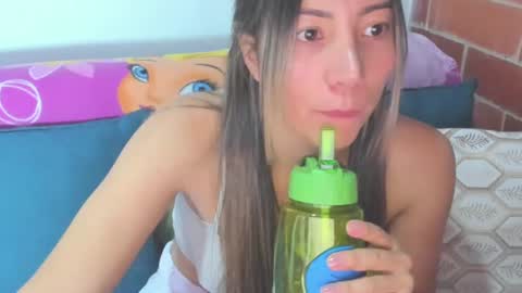 alexa latina online show from March 12, 8:20 pm
