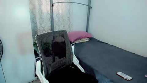 ALEXA    -    DONT FORGET TO FOLLOW AND RATE ME THUMBS UP online show from January 6, 4:47 am