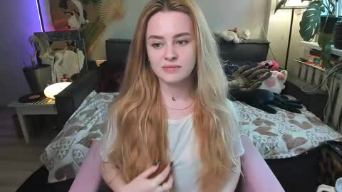 Snapshot of alexa_pirs chatting on April 25, 1:25 pm alexa_pirs online show from April 25, 1:25 pm
