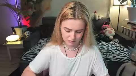 Snapshot of alexa_pirs chatting on June 17, 4:08 pm alexa_pirs online show from June 17, 4:08 pm