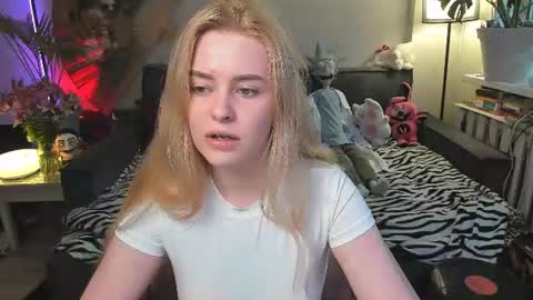 Snapshot of alexa_pirs chatting on July 12, 4:31 pm alexa_pirs online show from July 12, 4:31 pm