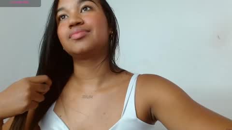 Snapshot of alexa_priincess chatting on April 21, 8:23 pm online show from April 21, 8:23 pm