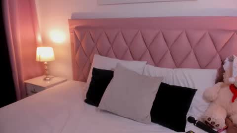 Snapshot of alexa_star1 chatting on December 20, 10:22 pm Alexa online show from December 20, 10:22 pm