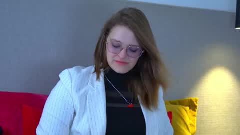 Snapshot of alexaavery chatting on July 2, 6:19 am AlexaAvery online show from July 2, 6:19 am