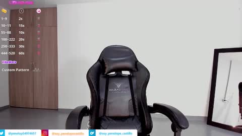 Alexandra Castillo online show from December 6, 5:09 am