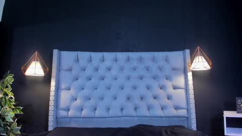 Snapshot of alexamora__ chatting on September 18, 11:45 am C A M I L A  online show from September 18, 11:45 am