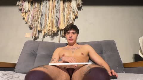 Snapshot of alexanddani chatting on January 24, 8:44 am Alex Dani online show from January 24, 8:44 am