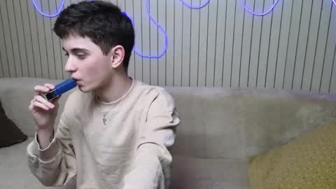 Snapshot of alexander_18_xxl chatting on May 4, 4:47 pm Alexander online show from May 4, 4:47 pm