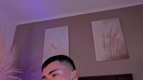 Snapshot of alexander_diiaz chatting on June 16, 11:35 am Alexander Diaz online show from June 16, 11:35 am