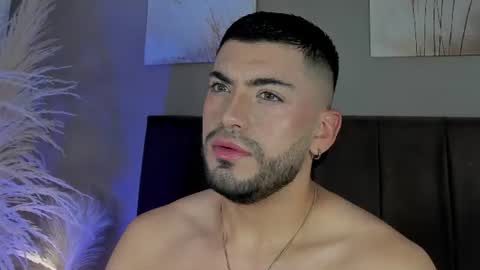 Snapshot of alexander_diiaz chatting on June 29, 12:49 pm Alexander Diaz online show from June 29, 12:49 pm