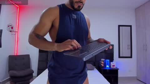 Onlyfansalexmartinezwb  Instagram alexwbmartinez  Twitter martinezcb937 online show from January 25, 12:27 am