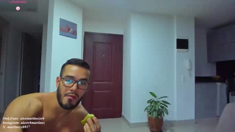 Onlyfansalexmartinezwb  Instagram alexwbmartinez  Twitter martinezcb937 online show from September 11, 10:43 pm