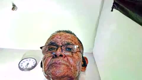 Snapshot of alexanderv28 chatting on January 11, 2:25 pm alexanderv28 online show from January 11, 2:25 pm