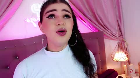 Snapshot of alexandra_evanz chatting on December 6, 11:00 am Alexandra Spellman online show from December 6, 11:00 am