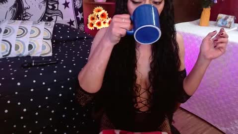Snapshot of alexandra_jonas chatting on May 12, 2:52 am alexandra_jonas online show from May 12, 2:52 am