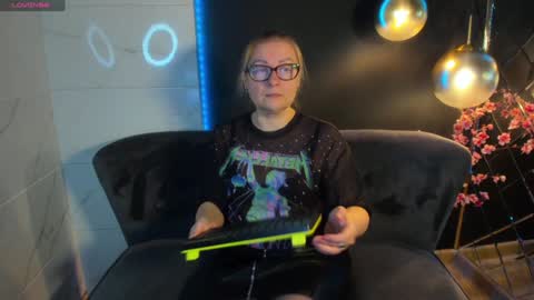 Snapshot of alexandra_kind chatting on December 8, 1:47 pm Alexandra online show from December 8, 1:47 pm