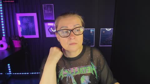 Snapshot of alexandra_kind chatting on December 9, 1:34 pm Alexandra online show from December 9, 1:34 pm