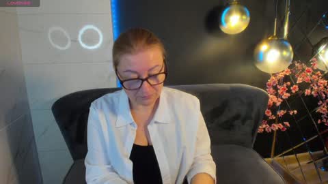 Snapshot of alexandra_kind chatting on December 13, 1:55 pm Alexandra online show from December 13, 1:55 pm