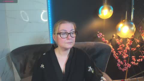 Snapshot of alexandra_kind chatting on December 20, 8:01 pm Alexandra online show from December 20, 8:01 pm