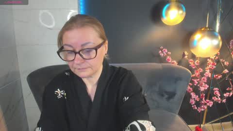 Snapshot of alexandra_kind chatting on December 24, 4:51 pm Alexandra online show from December 24, 4:51 pm