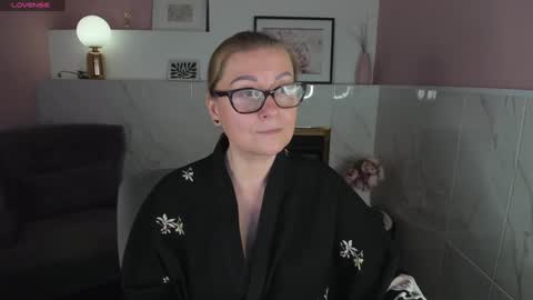 Snapshot of alexandra_kind chatting on January 16, 12:12 am Alexandra online show from January 16, 12:12 am