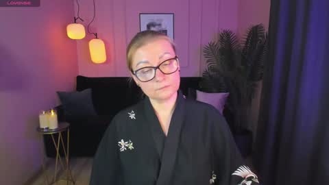 Snapshot of alexandra_kind chatting on February 8, 5:29 pm Alexandra online show from February 8, 5:29 pm