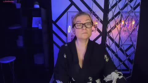 Snapshot of alexandra_kind chatting on February 14, 10:36 pm Alexandra online show from February 14, 10:36 pm