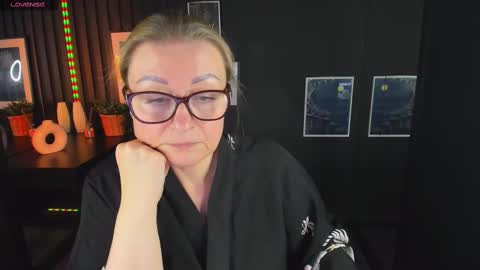 Snapshot of alexandra_kind chatting on March 4, 9:54 pm Alexandra online show from March 4, 9:54 pm