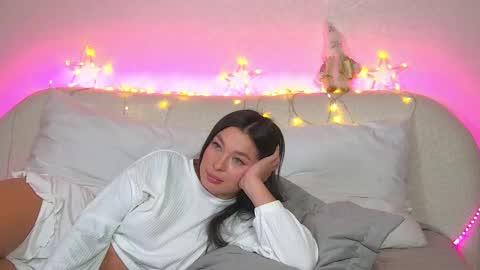 Snapshot of alexandrabloom chatting on December 15, 2:08 am AlexandraBloom online show from December 15, 2:08 am