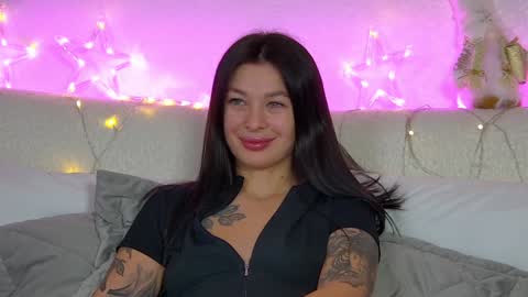 Snapshot of alexandrabloom chatting on December 22, 10:04 pm AlexandraBloom online show from December 22, 10:04 pm