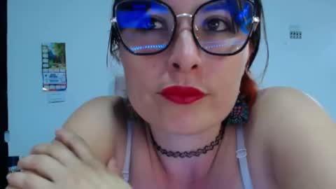 Snapshot of alexandrasaen chatting on February 2, 9:46 pm alexandrasaen online show from February 2, 9:46 pm