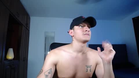 Snapshot of alexandrolovee2 chatting on March 15, 9:10 pm alexandrolovee2 online show from March 15, 9:10 pm