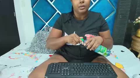 Snapshot of alexarousse4u chatting on February 14, 12:18 am Alexa online show from February 14, 12:18 am