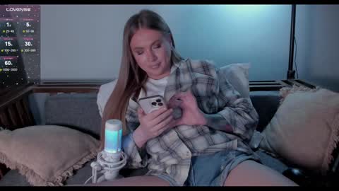 Snapshot of alexashowcum chatting on January 27, 8:39 pm Alexa online show from January 27, 8:39 pm