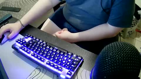 Snapshot of alexcandle chatting on May 27, 7:11 pm alexcandle online show from May 27, 7:11 pm