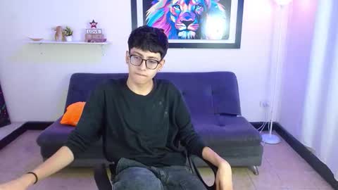 Snapshot of alexcum_18 chatting on March 5, 1:18 pm alex online show from March 5, 1:18 pm