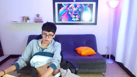 Snapshot of alexcum_18 chatting on March 11, 1:28 pm alex online show from March 11, 1:28 pm