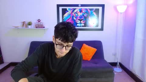 Snapshot of alexcum_18 chatting on March 16, 1:37 pm alex online show from March 16, 1:37 pm