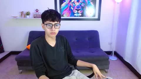 Snapshot of alexcum_18 chatting on March 18, 1:36 pm alex online show from March 18, 1:36 pm