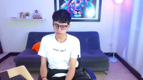 Snapshot of alexcum_18 chatting on March 20, 1:38 pm alex online show from March 20, 1:38 pm