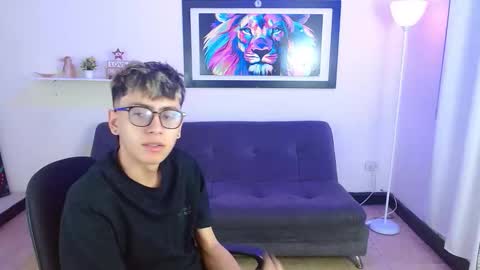 Snapshot of alexcum_18 chatting on March 25, 1:39 pm alex online show from March 25, 1:39 pm