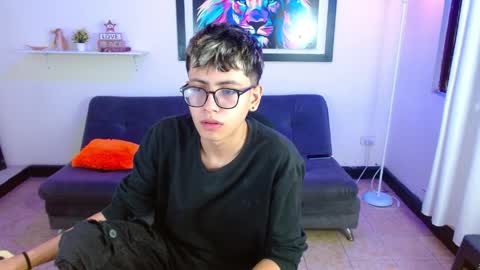 Snapshot of alexcum_18 chatting on April 1, 1:52 pm alex online show from April 1, 1:52 pm