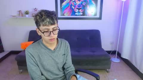 Snapshot of alexcum_18 chatting on April 11, 1:37 pm alex online show from April 11, 1:37 pm